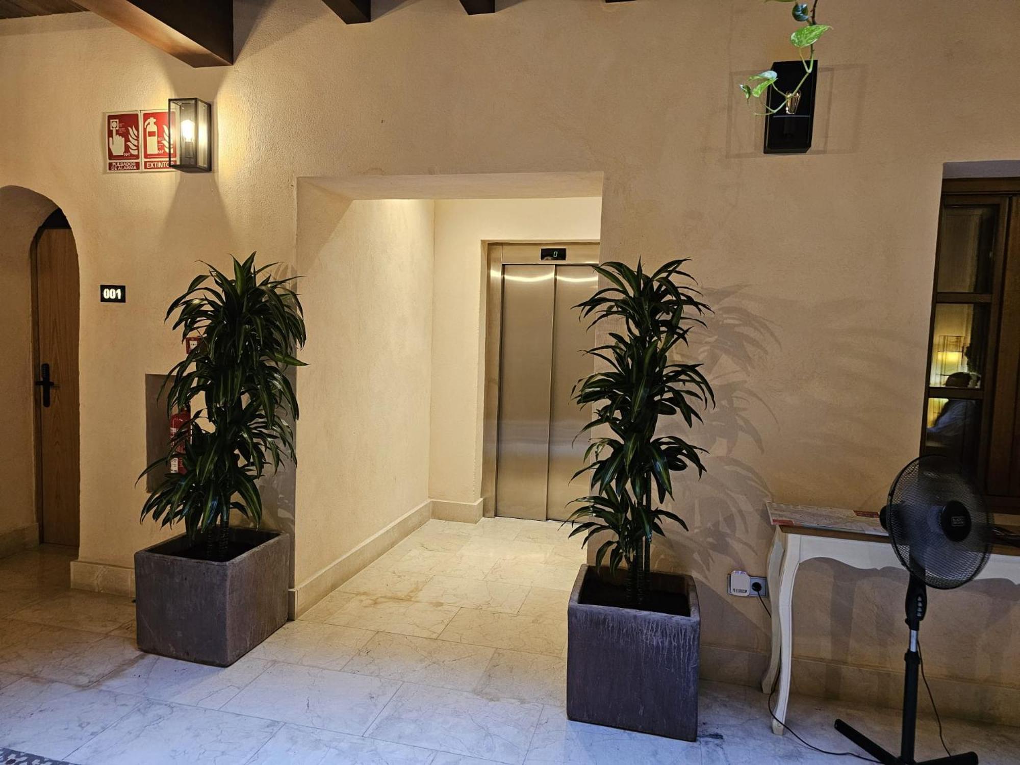 Hemd Hotels Puerta Real Boutique, Seville